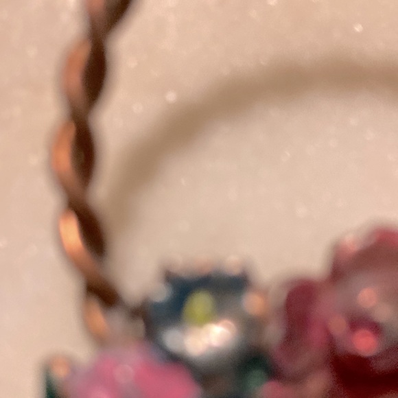 Vintage basket of flowers brooche - Picture 6 of 9